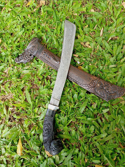 Golok lame 30 cm en acier de Damas, manche en corne de Buffle et étui en bois de Rasamala